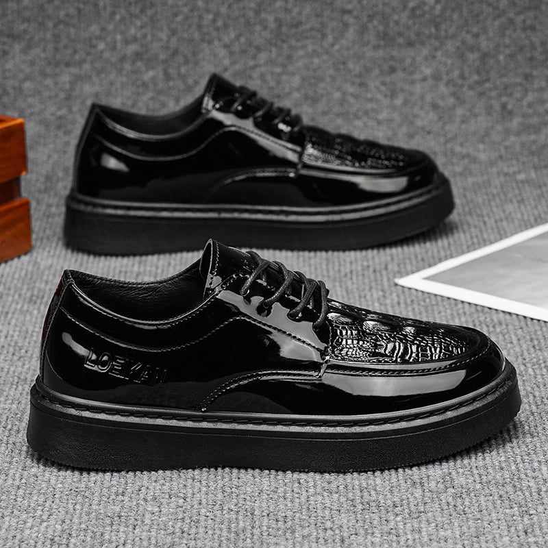 Pantofi casual din piele pentru bărbați, respirabili și comozi, design simplu și modern, glezna joasă, talpă groasă, PU partea superioară, PVC talpă, model gravat în formă de aripă