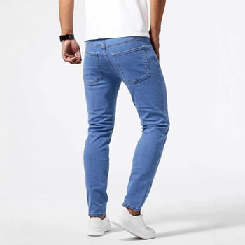 Férfiaknak készült rugalmas farmernadrág, több technológiás kivitelezéssel, slim-fit, kék denim, minden évszakban viselhető