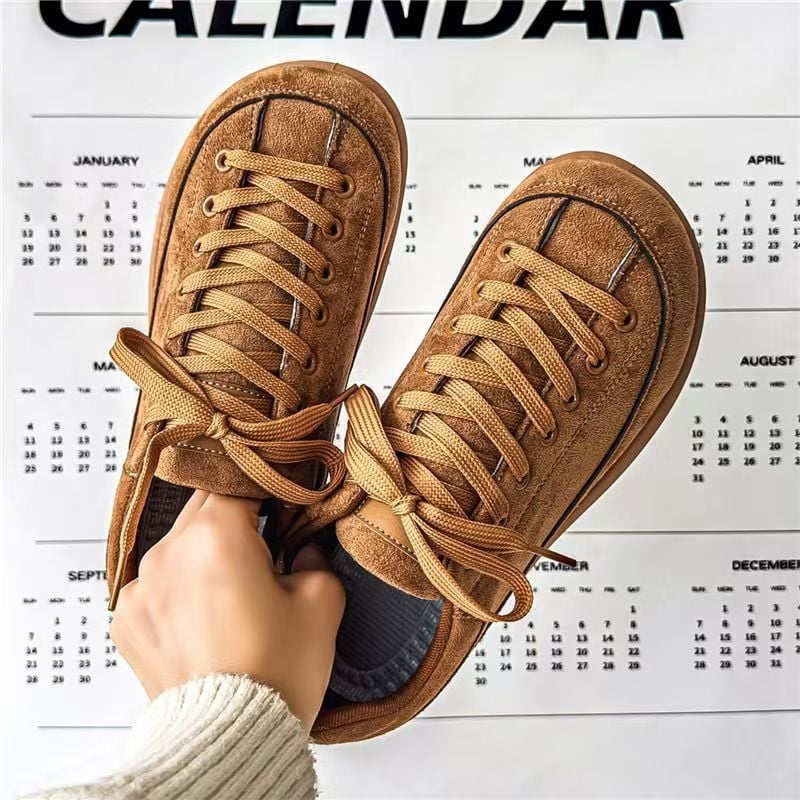Férfiaknak tervezett velúr bőrből készült retro sneaker, mindennapi viselet, lace-up, alacsony szárú