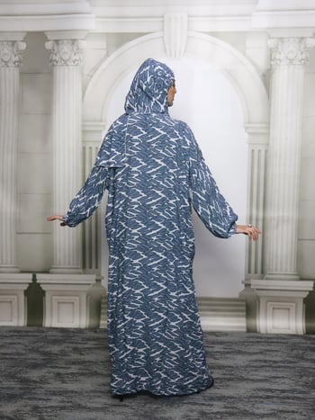 Plusz méretű mintás ruha kapucnis köntösbe integrált sállal, hosszú ujjú, elegáns stílus