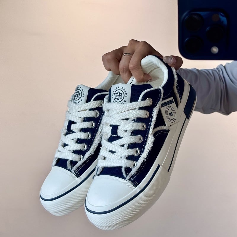 Férfi fehér vászon sneaker bolyhos béléssel, 2025 ősz, új modell, Wu Jianhao inspiráció, sokoldalú alacsony szárú cipő lace-up