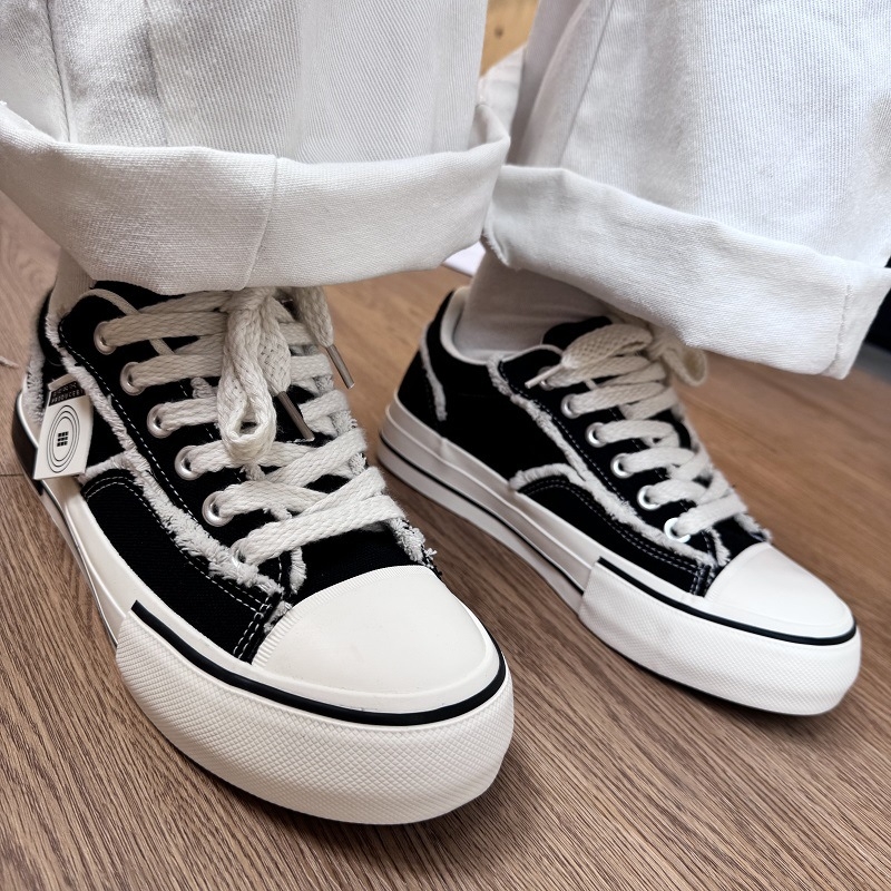 Férfi fehér vászon sneaker bolyhos béléssel, 2025 ősz, új modell, Wu Jianhao inspiráció, sokoldalú alacsony szárú cipő lace-up