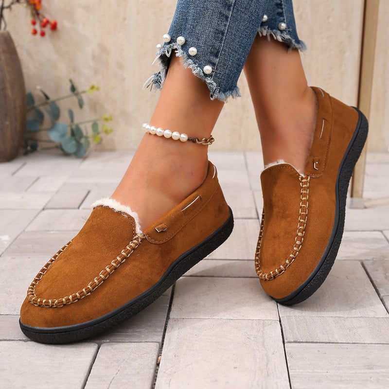 Ženske zimske loaferice s okruglim nosom, velur gornji dio, topla podstava od sintetičkog krzna, niski klin 4–6 cm, casual obuća