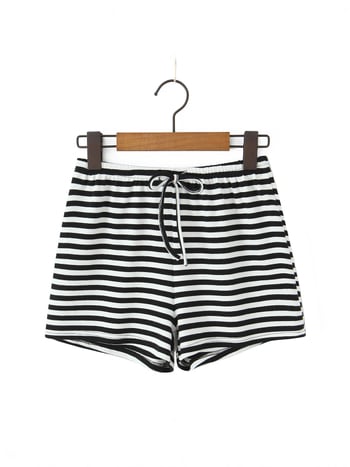 Set feminin în stil american retro, cu blocuri de culoare și dungi: tricou lejer tip T și șorturi cu talie înaltă, croi larg