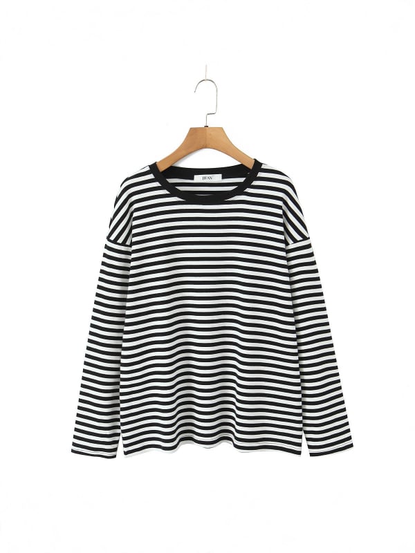 Set feminin în stil american retro, cu blocuri de culoare și dungi: tricou lejer tip T și șorturi cu talie înaltă, croi larg