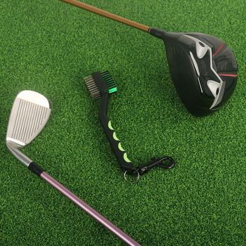 Kétoldalas golf-kefe acéldrótos és nylon-fejjel, ergonómikus markolattal, golfütők tisztításához