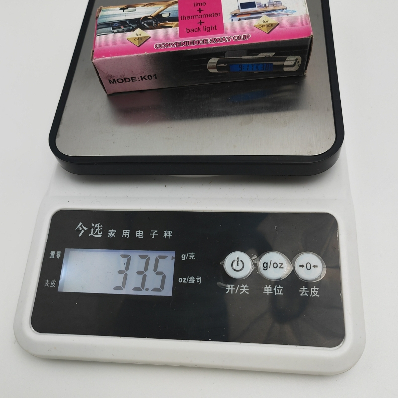 Automobilové elektronické hodiny s podsvieteným LCD teplom<br>erom, mini samolepiace