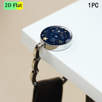 Cuier pliabil cu design galaxie și stele, bază antiderapantă, stabil și portabil, suportă până la 10-15 kg.
