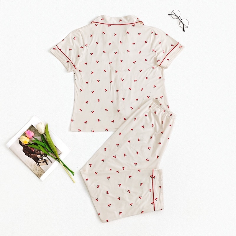 Set de pijamale pentru femei, toamna 2025, imprimeu cu cireșe pe toată suprafața, top cu mânecă scurtă și pantaloni lungi, confort casual.