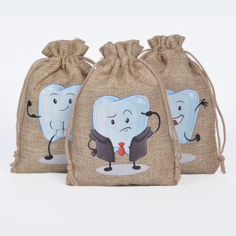 Saci de depozitare dentară din iută cu șnur – set de 6, design cu dinți