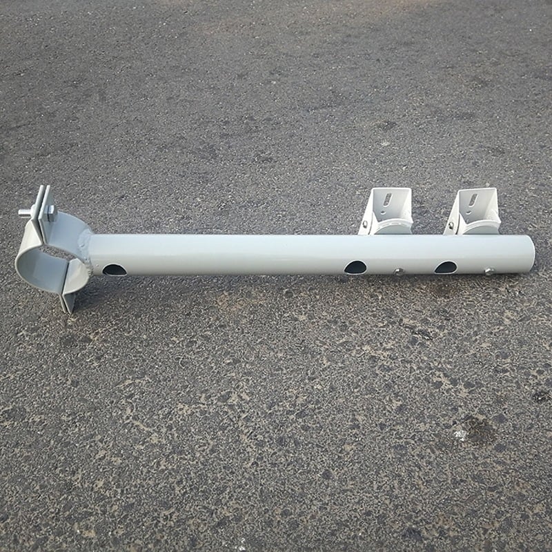 Kit de montaj cameră pe stâlp de iluminat exterior 0,3–1 m: cleme pentru stâlp, suporturi de cameră, bare transversale și braț cantilever