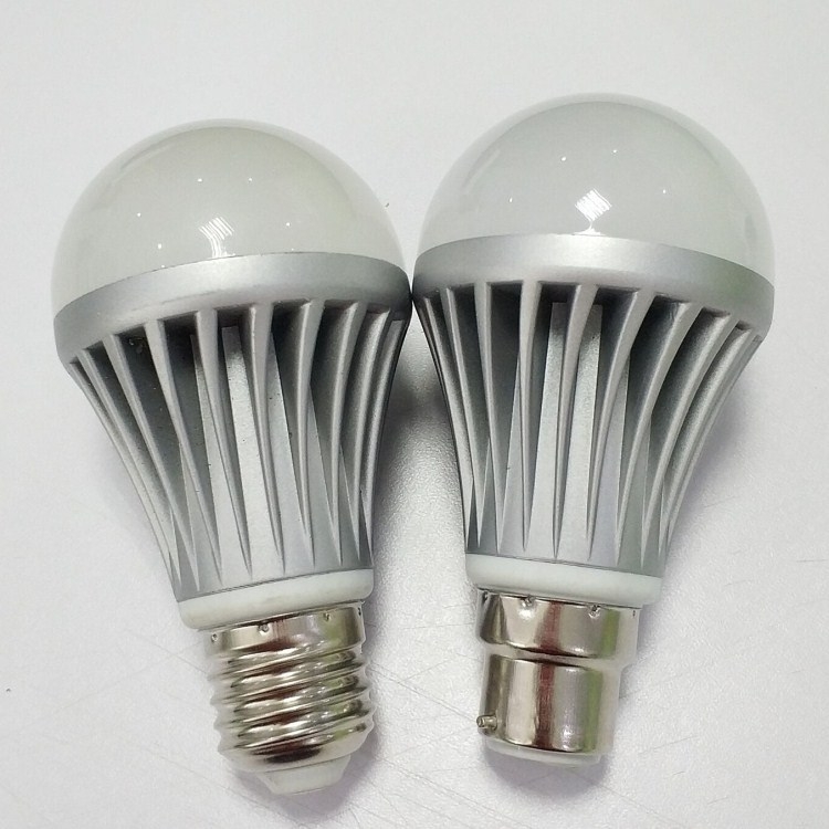 A60 LED корпус за лампа със комплект за държач E27/B22, бял и сребърен, алуминиев радиатор, 5-7W