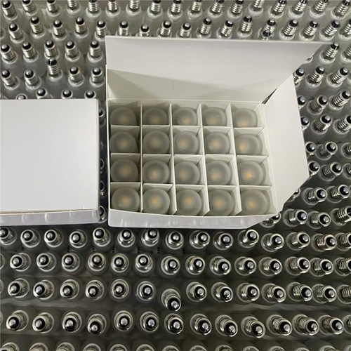 LED автомобилна крушка E10, миниатюрна винтова база, индикаторна лампа, 12V–24V, матов абажур, стъклен корпус