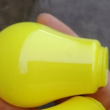 Жълт абажур за LED крушка пластмасов корпус и аксесоари