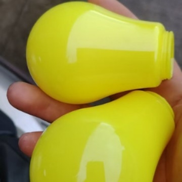 Жълт абажур за LED крушка пластмасов корпус и аксесоари