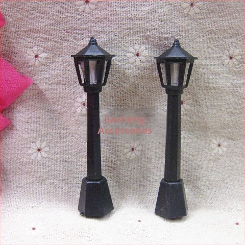 Šesť plastových dekoratívnych miniatúrnych pouličných lámp na stolové tvorivé diela, DIY príslušenstvo, čierne, 8-12 cm
