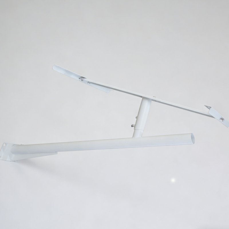 Solarni držač za uličnu rasvjetu s krakom lampe i stezaljkom za stup