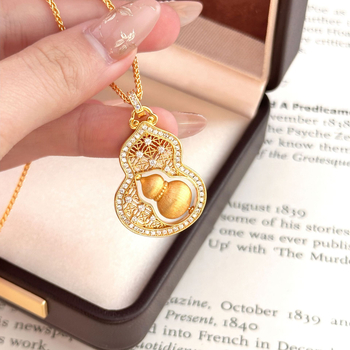 Κολιέ σε νέο κινεζικό στυλ με χρυσαφί βουρτσισμένο φινίρισμα και διαμάντια σε σχήμα κολοκύθας, φυλαχτό ευημερίας, αλυσίδα λαιμού