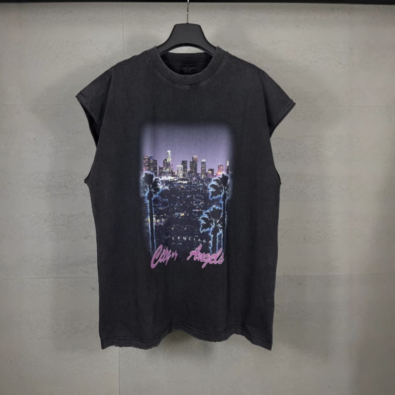Βαμβακερή αμάνικη T‑shirt, χαλαρή γραμμή, εκτύπωση νυχτερινής σκηνής του Λος Άντζελες, ξεβαμμένος φθαρμένος ύφος