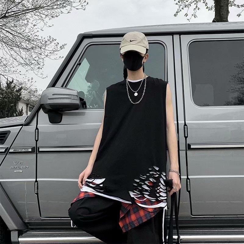 Ανδρικό καλοκαιρινό αμάνικο T‑shirt με σκισμένο τελείωμα, στυλ Χονγκ Κονγκ, casual layered look