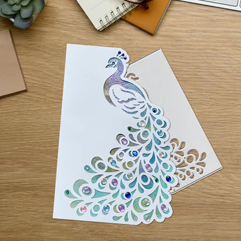 Χάλυβας άνθρακα για scrapbooking DIY, εργαλείο κοπής και ανάγλυφης χάραξης, φόντο παγώνι