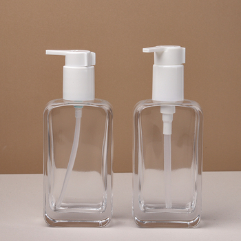 Îndepărtător de machiaj 200 ml; Loțiune de curățare 150 ml într-un recipient din sticlă; Loțiune de corp într-un recipient cu capacitate mare