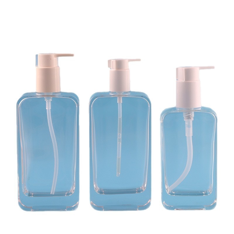 Îndepărtător de machiaj 200 ml; Loțiune de curățare 150 ml într-un recipient din sticlă; Loțiune de corp într-un recipient cu capacitate mare