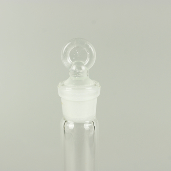 Flacon volumetric din sticlă de 100 ml pentru laborator