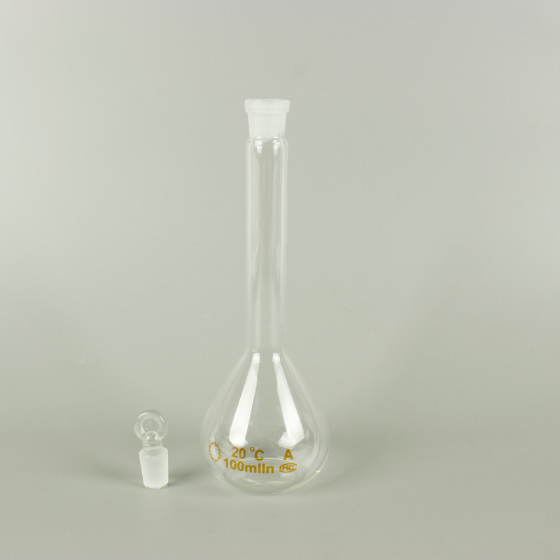 Flacon volumetric din sticlă de 100 ml pentru laborator