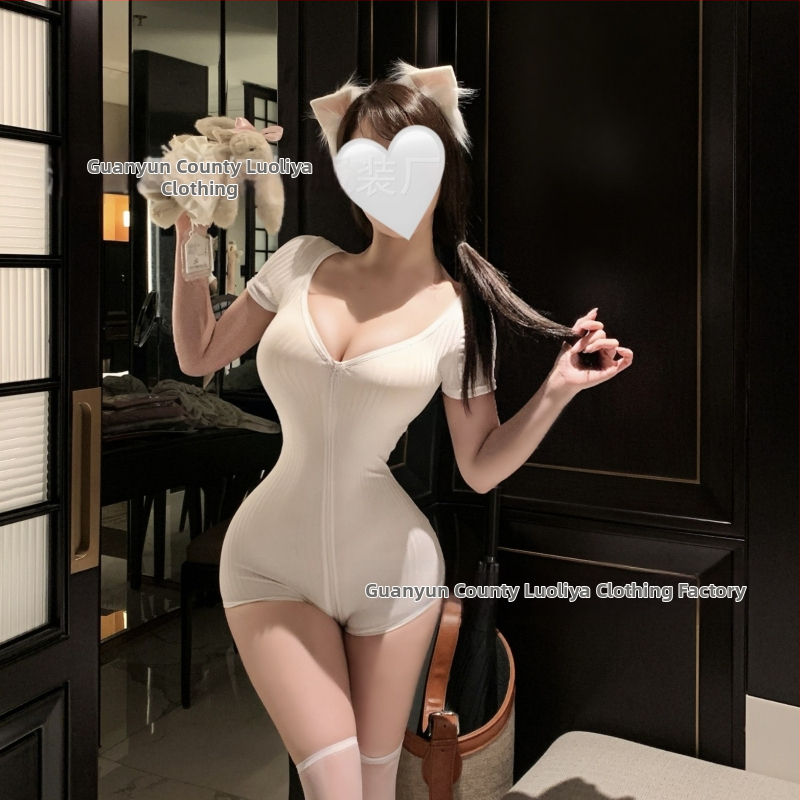 Sexy, pohodlné, vysoko elastické jednofarebné body s vertikálnymi pruhmi a šortkami pre ženy