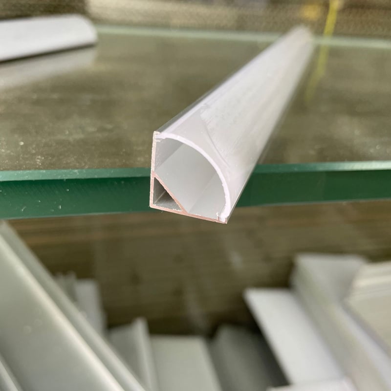 LED γραμμικό φως σε σχήμα V, αλουμινένιο προφίλ και θήκη καναλιού φωτισμού, τρίγωνος πάνελ φωτισμού, αλουμινένιος κανάλι με ορθογώνιο γωνία, προσαρμογή