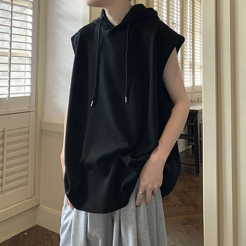 Férfi kapucnis, ujjatlan mellény és nyári póló - slim fit