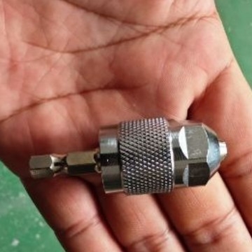 Hatszögletű szárú fúrótokmány-adapter, univerzális háromfogó, ötvözet acél