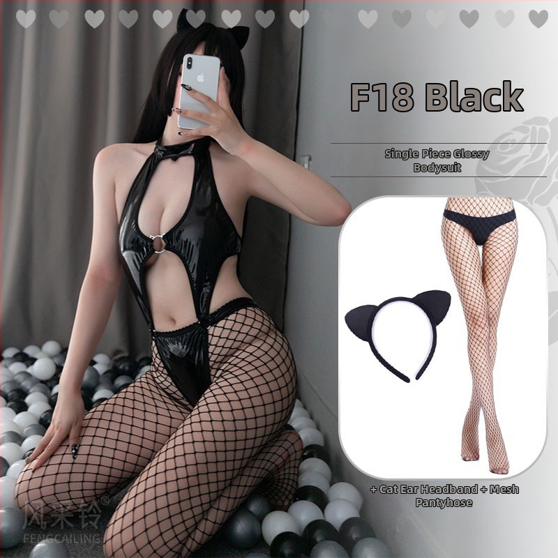 Bőrfetis fehérnemű készlet bodyszerű overállal és pórázzal – szoros, csípőre simuló erotikus jelmez uniformis stílusban