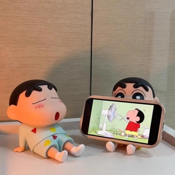 Crayon Shin-Chan telefonállvány – lazán álló asztali díszfigura