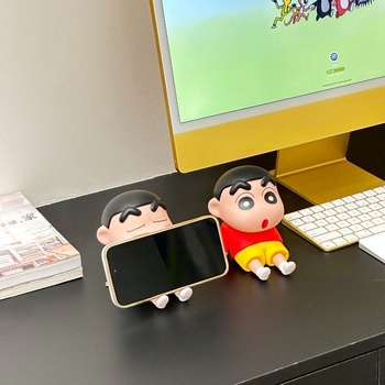 Crayon Shin-Chan telefonállvány – lazán álló asztali díszfigura