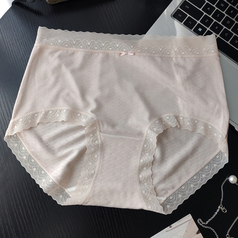 6071 Gyémántmintás jacquard modal, könnyű és lélegző, női alsónemű középmagas derekú, feszes illeszkedés, csipkés szegéllyel és selyem béléssel