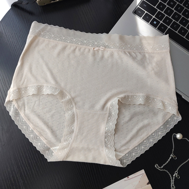 6071 Gyémántmintás jacquard modal, könnyű és lélegző, női alsónemű középmagas derekú, feszes illeszkedés, csipkés szegéllyel és selyem béléssel