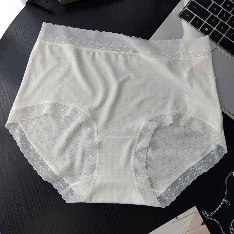 6071 Gyémántmintás jacquard modal, könnyű és lélegző, női alsónemű középmagas derekú, feszes illeszkedés, csipkés szegéllyel és selyem béléssel
