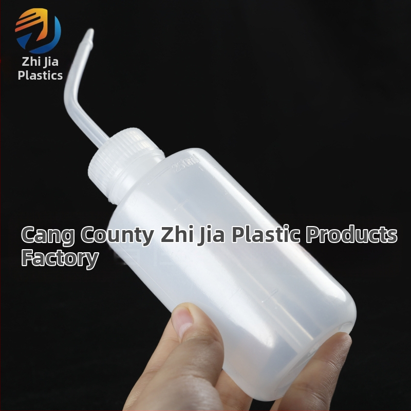 Plastová laboratórna fľaša na premývanie so zahnutým výlevkou, biela, 250 ml/500 ml, so stupnicou