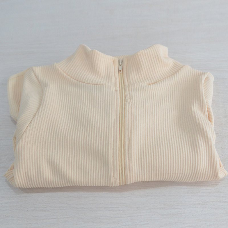 Nyári bordázott ribknit body nőknek – rövid ujjú, gumis cipzárral – alapréteg, külső ruházat