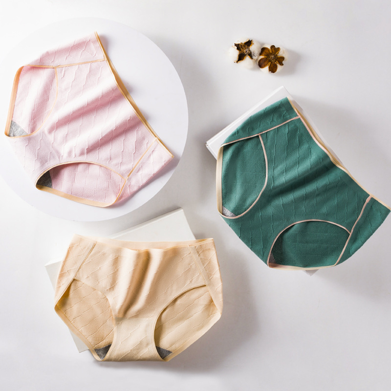Női pamut seamless jacquard alsó, középmagas derekú, lélegző és kényelmes.