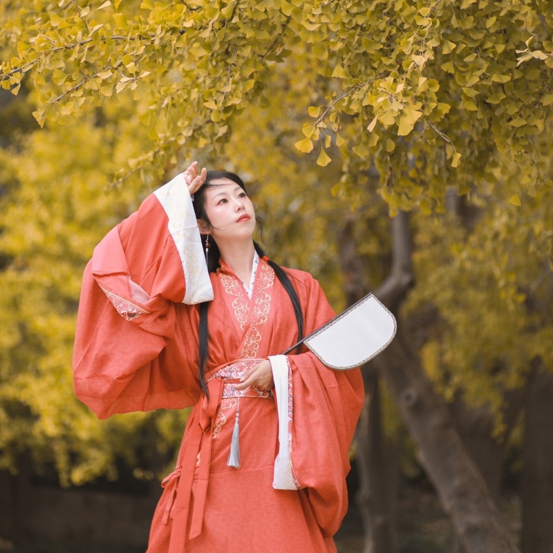 Lila bambusz kör alakú kézi fan hosszú nyéllel, kés alakú design Hanfu fotórekvizit, vintage stílus