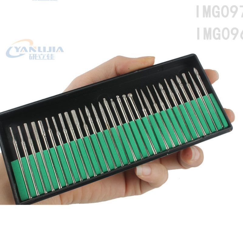 Gyémánt csiszolófejek, 30 darabos készlet zöld dobozban, 2,35/3,0 mm szárú, manikűrhöz