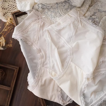 Női fehérnemű Ice Silk hűtő hatású, könnyű és lélegző, középmagas derekú háromszög fazonú alsó, antibakteriális pamut résszel 5A