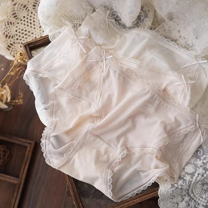 Női fehérnemű Ice Silk hűtő hatású, könnyű és lélegző, középmagas derekú háromszög fazonú alsó, antibakteriális pamut résszel 5A