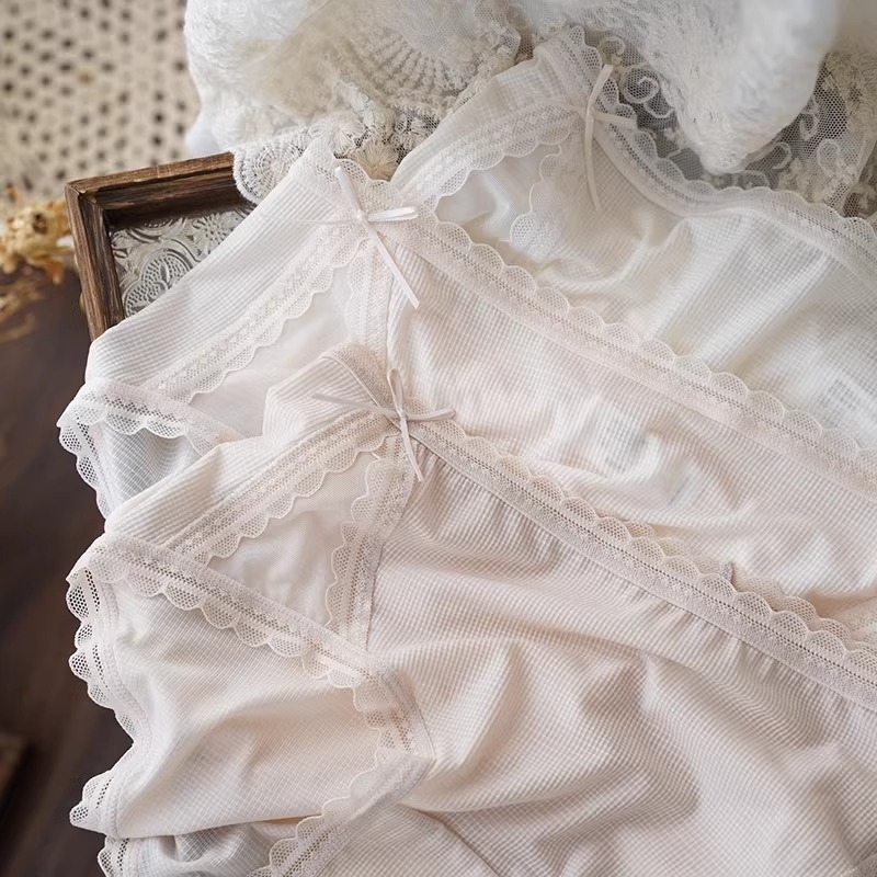 Női fehérnemű Ice Silk hűtő hatású, könnyű és lélegző, középmagas derekú háromszög fazonú alsó, antibakteriális pamut résszel 5A