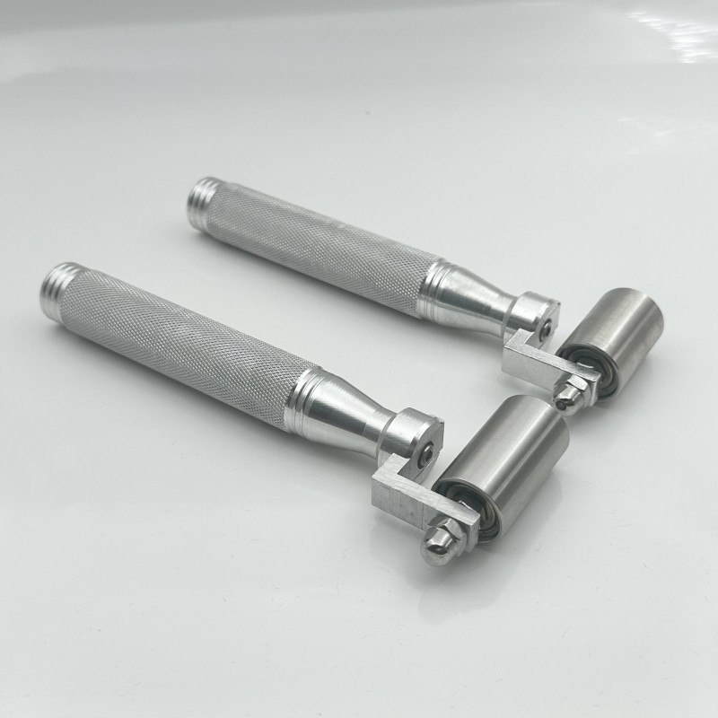 Rozsdamentes acél tapétagörgő csapággyal, 4 cm