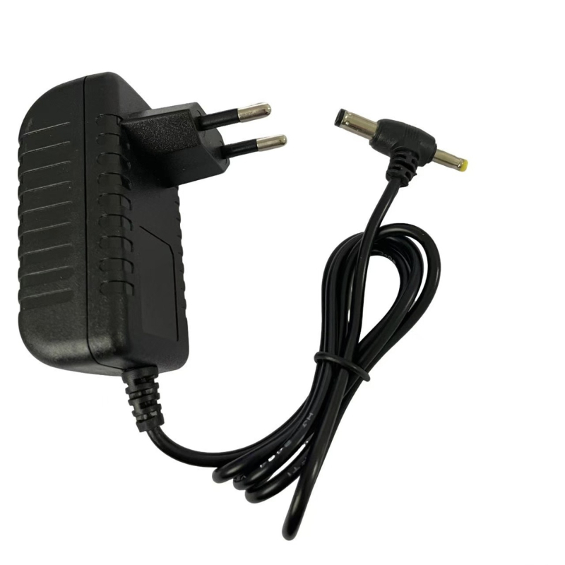 12V 2A kétfejű T-típusú tápegység, 9V 2A és 5V 2A kimenetek, töltő mobil DVD, audió és megfigyelő kamerákhoz