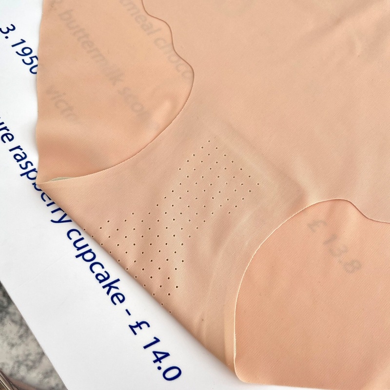 Chiloți damă ultra-subțiri, uscare rapidă, respirabili, din ice silk, căptușeală modală, talie medie, culoare solidă